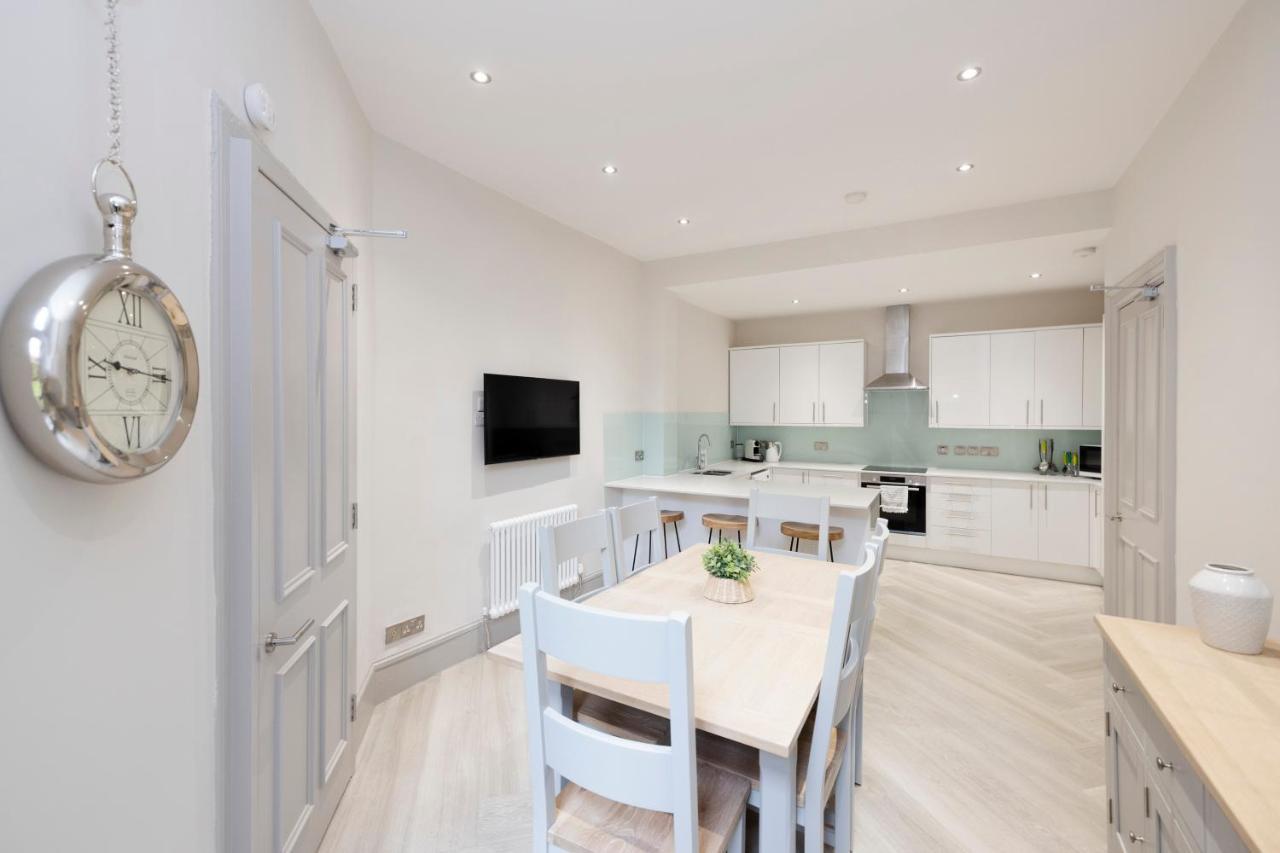 Stylish 3-Bedroom Edinburgh City Getaway ภายนอก รูปภาพ